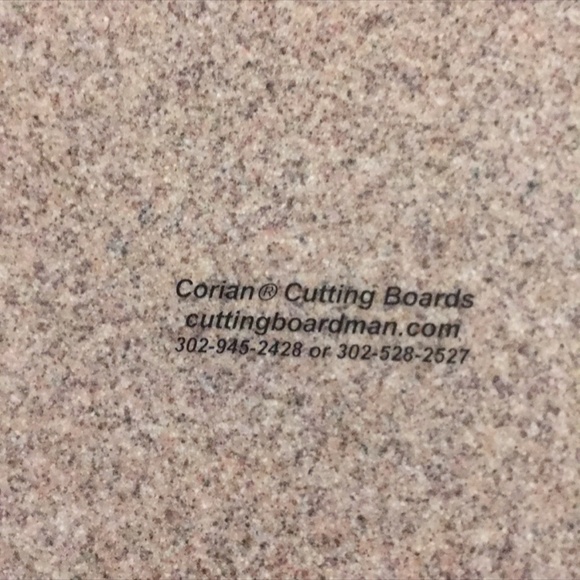 Corian piggy cutting board!!!! 🐖 🐷 - Picture 2 of 3